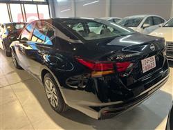 نيسان ألتيما